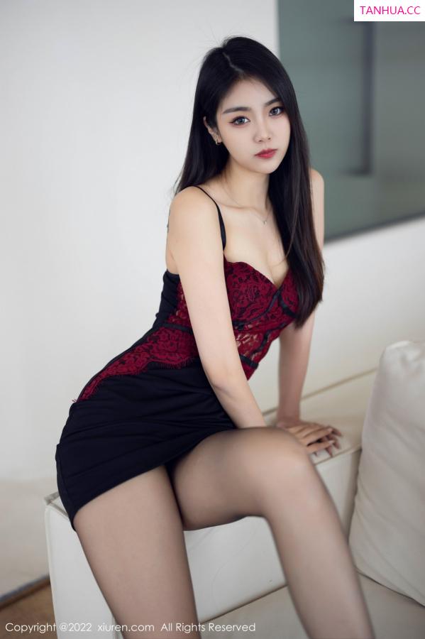 可乐Vicky  [XiuRen]高清写真图 2022.10.27 No.5769 可乐Vicky 黑丝短裙第50张图片